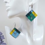 VENDUES ! B.O. FORMIDABLE modèle n°10 Cuirs bleu azur/jaune/vert prasin/vert viride, breloques carré et feuille inox