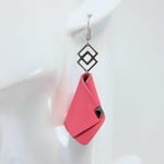 VENDUES ! BO FORMIDABLE modèle VAL cuir rose, breloque inox carrés entrelacés et carré diamant laiton noir