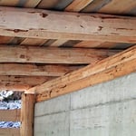  Construction d'un bûcher.