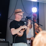 Huismaa Diller on stage