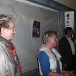 Standespräsidentin Elita Florin-Caluori und Regierungsrat Martin Jäger werden das erste Schaufenster enthüllen.