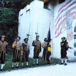 Empfang durch die Burgwache