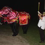 im Inneren Silvia und Monika