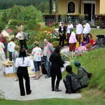 viele sind zur Begrüßung gekommen