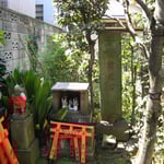 百度参りのための「百度石」。信仰を集めていたことが分かります。