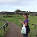 Devant les habitations de l'époque