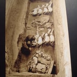 La mise à nue des chevaux en terre cuite