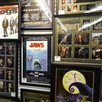 Affiche signée par acteur Dent de la Mer. 2 500$