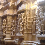 Intérieur d'un autre temple Jaïn