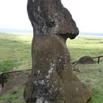 Le seul Moai accroupi