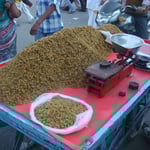 Raisins secs dans la rue