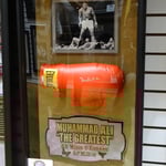 Gant dédicacé Mohammed Ali. 3 500$