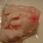 Idem, après avoir un peu appuyé dessus. Il s'ouvre tout seul !