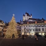 Thun Rathausplatz an Weihnachten 