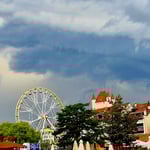 Thun Schloss und Mühleplatz mit Riesenrad 