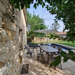 la piscine avec la terrasse 