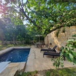 la piscine avec la terrasse 