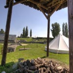 Carnuntum Petronell: Nachempfundenes Römerlager beim Amphitheater in Bad Deutsch Altenburg