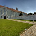 Die Gestaltung des Vorwerks stammt von Joseph Munggenast