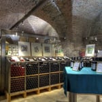 Die barocken Weinkeller des Stiftes, die als Fundament für den Kaiserbau nach 1730 angelegt wurden und drei Stockwerke hinunterführen, können – gemeinsam mit einer Weinverkostung in der Vinothek - in einer speziellen Führung besichtigt werden.