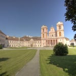 ... und wenden uns der Stiftskirche zu.