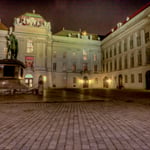 Die Nationalbibliothek am Josefsplatz mit dem Reiterdenkmal Kaiser Josephs II.