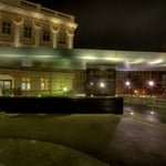 Der »Soravia-Wing« von Hans Hollein vor dem Entreé der Albertina