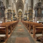Die Stiftskirche ist mit ihrer Polygonalapsis und dem Hallenumgang etwas sehr Ausgefallenes im Zisterzienserorden des 12./13. Jahrhunderts.