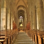 Ein beeindruckender Blick vom romanischen auf den barocken Teil der Kirche
