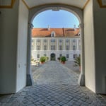 Ein Blick über den Innenhof in Richtung Nordtor