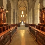 Blick in das romanische Langhaus