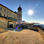 Auf 425 Metern Seehöhe bietet sich dem Stiftsbesucher nicht nur höchster Kulturgenuß, das Stiftsrestaurant sorgt auch bestens für das leibliche Wohl.