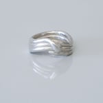 Handmodellierter gegossener Ring