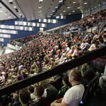 Die Halle ist fast voll bei Muster's letztem Match in der Wiener Stadthalle