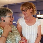 Martine Gagnebin, Présidente de l'ADF-SVF suisse dit merci à Bastienne Joerchel.