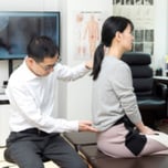 アメリカのカイロプラクティック免許を持つ院長D.C.が検査