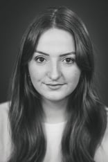 Vidhya Pfeiffer (Schriftführerin)