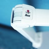 Toldo cofre con brazos articulados