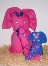 Elefant gross mit Elefantenbaby