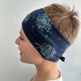 Pusteblume mint auf marine