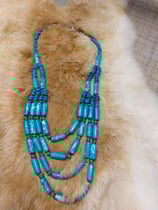 Prachtige ketting met turkoois kristallen