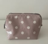 Bügelnecessair mini altrosa mit Punkten