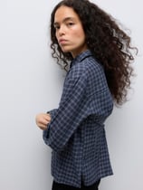 Aware Karobluse Tamira