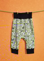 Pumphose Totenkopf grün/schwarz Gr. 74/80