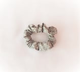 Haargummi kleine Punkte grau groß