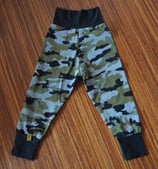 Mitwachshose Camouflage grün Gr. 98/104