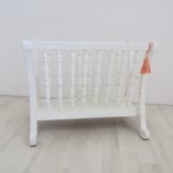 Zeitungsständer "Miss White"