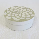 Spanholz-Dose schabloniert