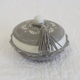 Holzdose geschnitzt mit Zackenrand