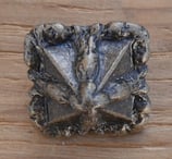 Pyramide - gardien - laiton